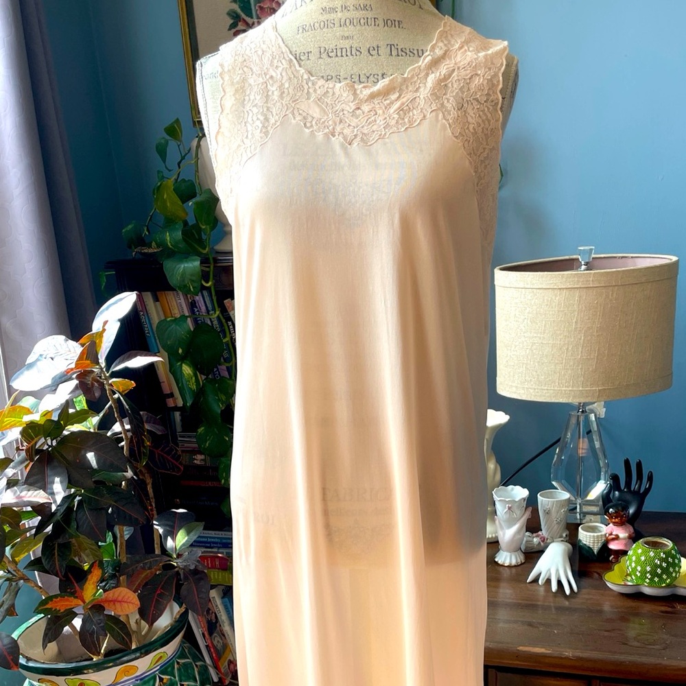 Vintage Contessa peach nylon nightgown with lace scoop neck size M